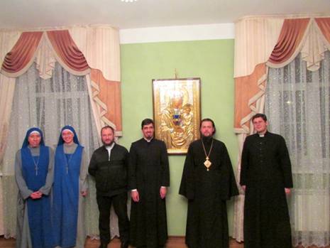 Padres y Hermanas del IVE junto al Obispo Ortodoxo de Javarosk Padres y Hermanas del IVE junto al Obispo Ortodoxo de Javarosk