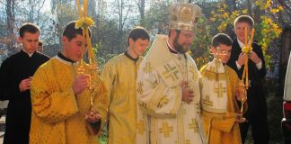 Entronización de reliquias y bendición del busto del beato Juan Pablo II en Dubové (Ucrania)