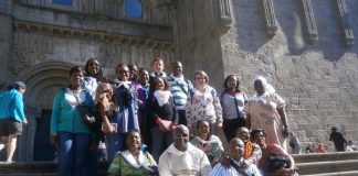 PEREGRINOS AL ENCUENTRO DE LA SANTÍSIMA VIRGEN MARIA