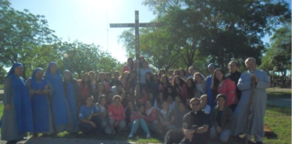 “Nunca se está más cerca del triunfo, que cuando se está más clavado a la Cruz”