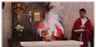 “Si los cielos y los cielos de los cielos no pueden contenerte, ¡Cuánto menos esta Casa que yo te he construido!” (I Re 8,27)