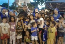 Ayudando a los damnificados en Ecuador