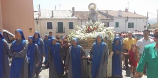 MISA Y PROCESIÓN EN LA SOLEMNIDAD DE LA ASUNCIÓN DE LA VIRGEN MARIA, EN RASCAFRÍA, MADRID