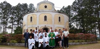 BENDICIÓN CON EL SANTÍSIMO EN EL SEMINARIO MENOR Y OTRAS FOTOS – BRASIL (FOTOS Y VIDEO)