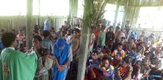 “SUPRIMIÓ LO DIABÓLICO, ASUMIÓ LO HUMANO Y LE COMUNICO LO DIVINO” SSVM-Servidoras-Papua-Retiros (26)