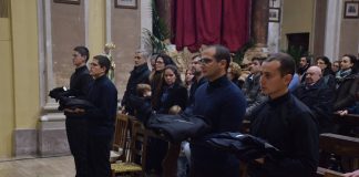 IMPOSICIÓN DE SOTANAS EN ITALIA