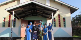 VISITA DE LA MADRE CORREDENTORA A TANZANIA Y LA M. MARY OF THE SACRED HEART A PAPÚA NUEVA GUINEA