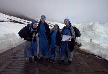 25 km por vocaciones islandesas Servidoras_Islandia_peregrinacion_vocaciones (5)