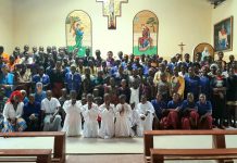 Aleluyas de pies a cabeza Aleluyas de pies a cabeza - Tanzania