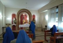 ¿Por qué Dios permite que suframos tanto? Servidoras-Adoracion-capilla