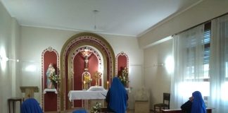 ¿Por qué Dios permite que suframos tanto? Servidoras-Adoracion-capilla