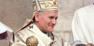 Fotos y videos de la semana: 22 de mayo de 2020 CENTENARIO DEL NACIMIENTO DE SAN JUAN PABLO II