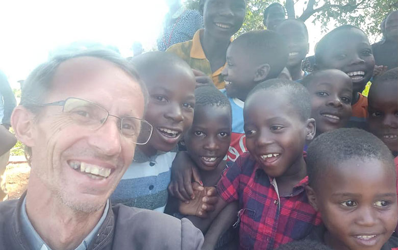 Salawe-foto-copertina-cronicas