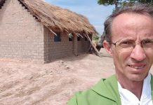 Volver a una aldea después de seis años