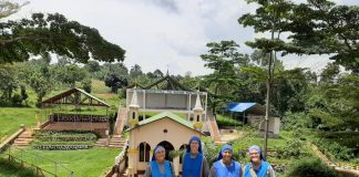 Tiempo de Convivencia en Tanzania PEREGRINACIÓN AL SANTUARIO DE LA VIRGEN DE LOURDES Y AL MÁRTIR TANZANO SAN JUAN MARÍA MUZEEYI