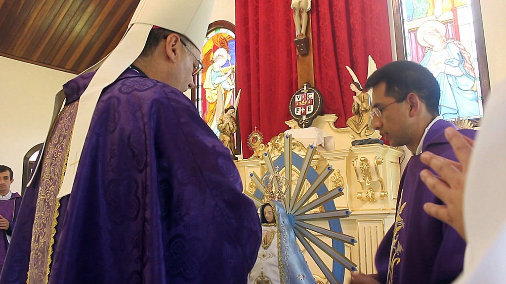 Brasil: Reunión de formación sacerdotal con Msgr. José Negri y coronación de la Virgen de Luján en el Noviciado