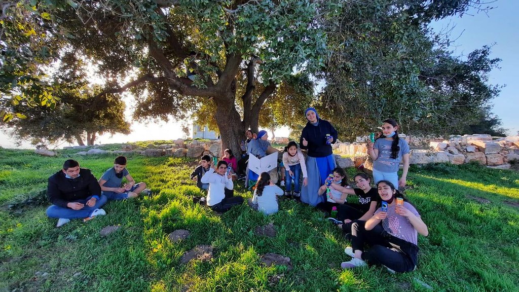 Jordania - Salida al sitio del Profeta Elías con los niños del Hogar