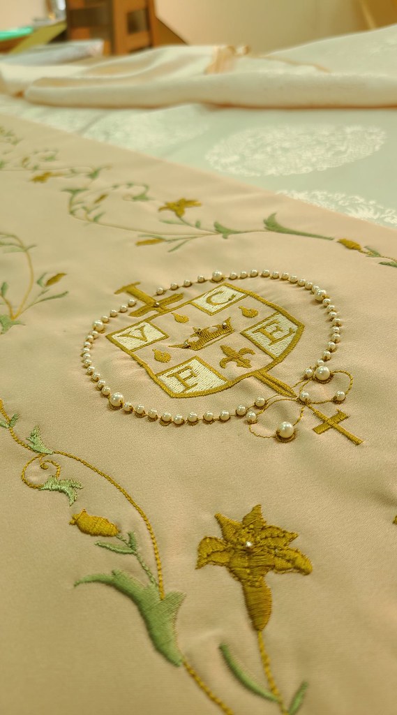 Taiwan - Bordados en el Monasterio Nuestra Señora de Sheshán