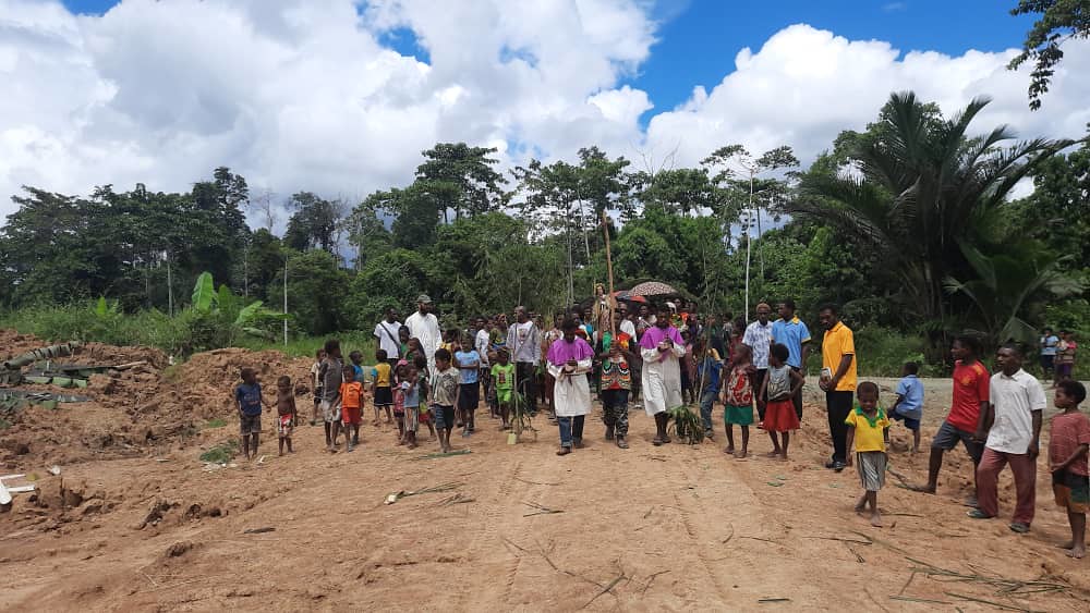 Papúa - Celebración de San José en la selva