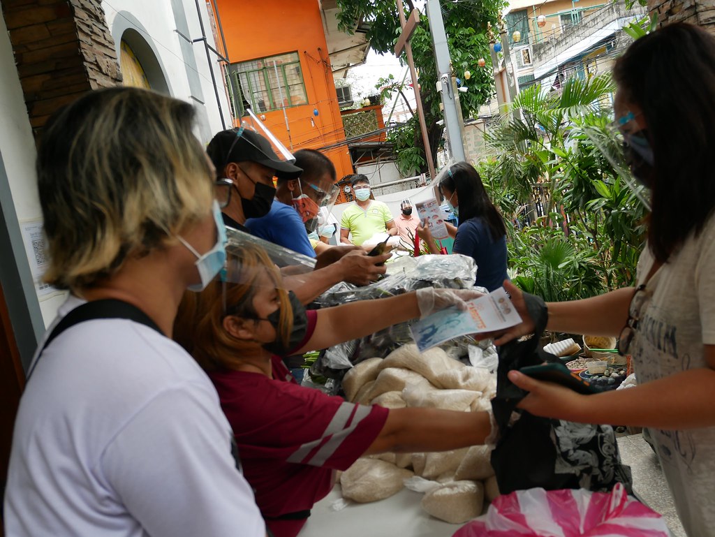 Filipinas - Comedor de la Parroquia Virgen de Luján