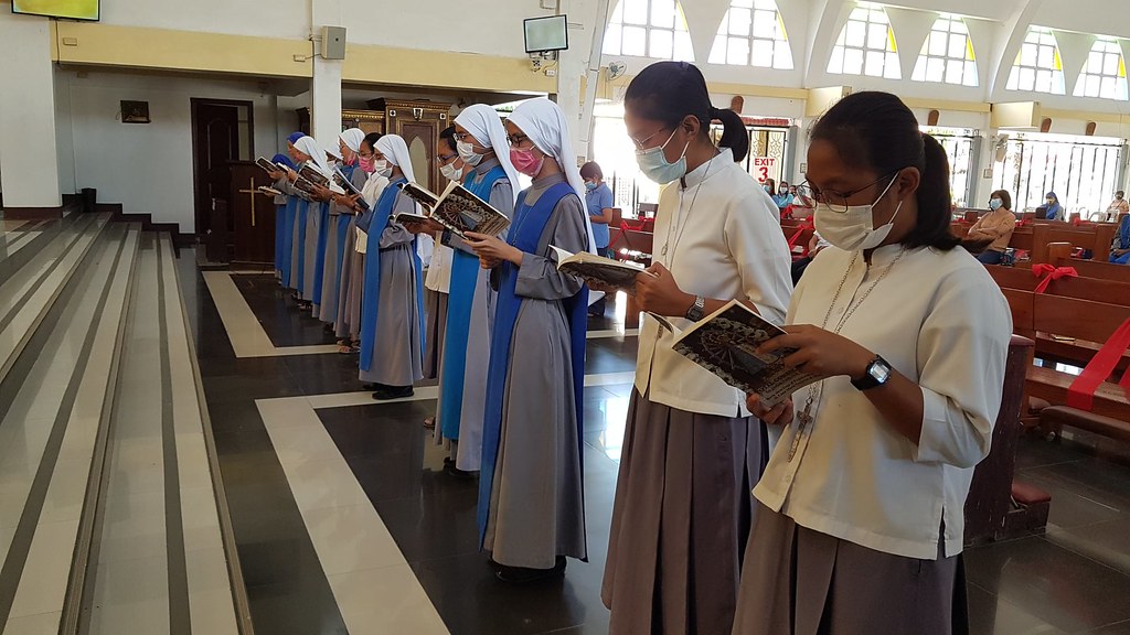 Filipinas - Consagración a la Virgen de las novicias