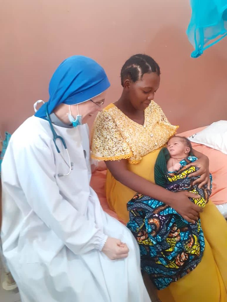 Tanzania - Nacimiento de Lucas en el dispensario