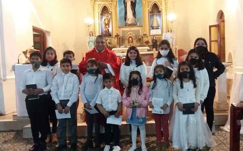 Argentina - Consagración a la Virgen de 30 niños