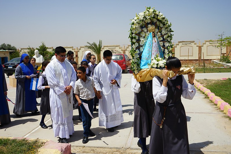 Egipto - Procesión con la Virgen en el Hogar