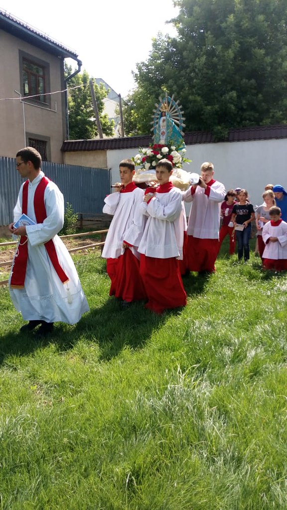 Kazajstán - Procesión para el mes de María