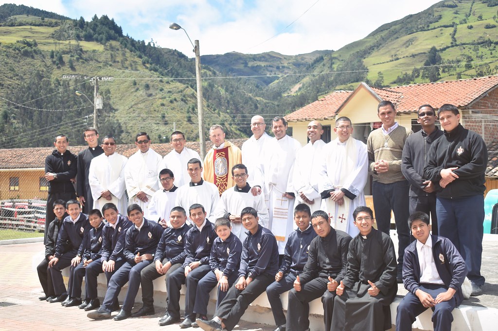 Ecuador - 23° aniversario de fundación en Ecuador y visita a Gualel en la sierra de Loja