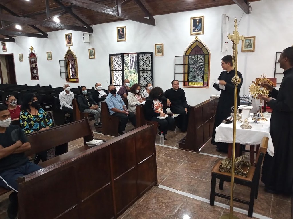 Brasil - Curso de formación para ministros de la Eucaristía en el Seminario Mayor