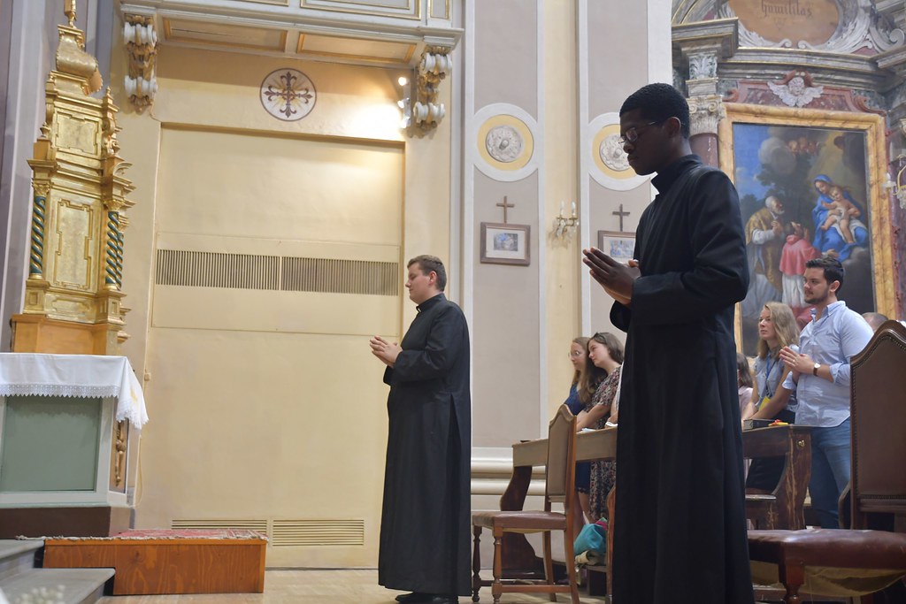 Italia - Imposición de la sotana de dos novicios