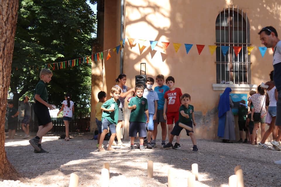Francia - Kermés el último día de Catecismo