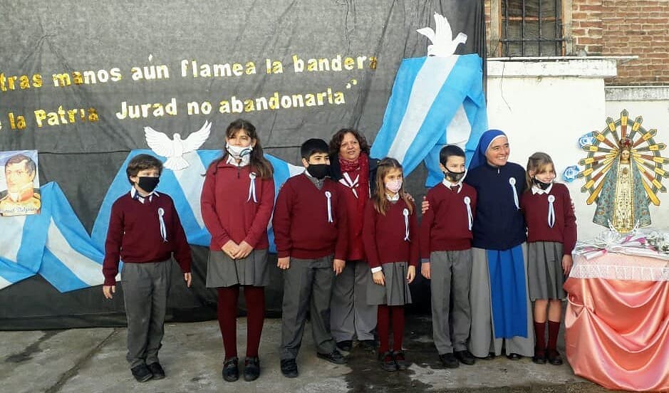 Argentina - Juramento a la bandera de los niños del Colegio de Villa Mercedes