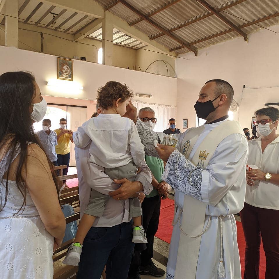 Brasil - Bautismo en la Parroquia San Juan XXIII