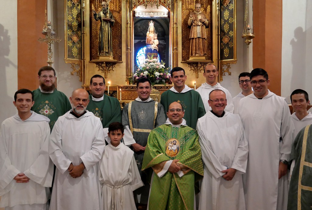 España - Toma de hábito monástico en El Pueyo
