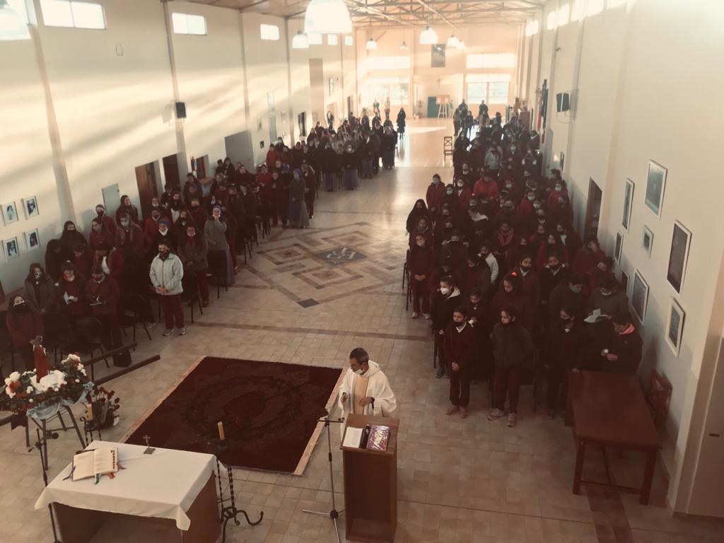 Argentina - Santa Misa en el colegio Isabel la Católica
