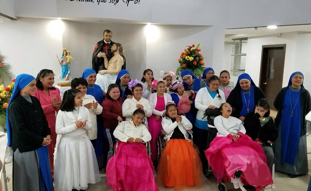 Ecuador - Fiesta patronal del Hogar San Camilo de Lellis en Loja