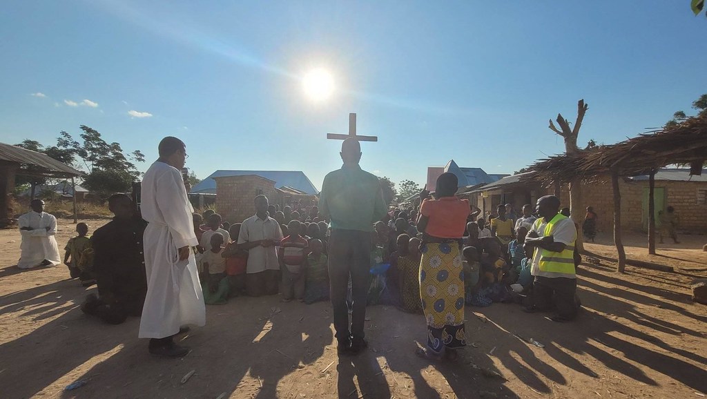 Tanzania - Viacrucis en la Misión Popular de Itumbo