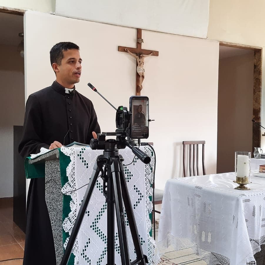 Brasil - Charla de formación en la Parroquia San Juan XXIII