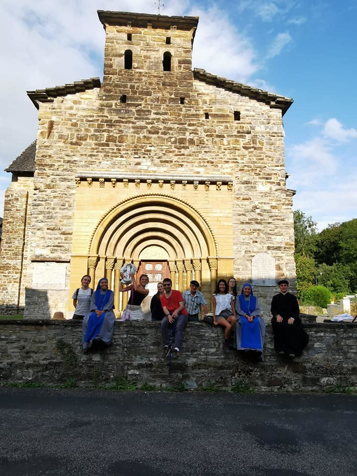 Francia - Peregrinación pidiendo por el aumento, perseverancia y santidad de las vocaciones sacerdotales y religiosas