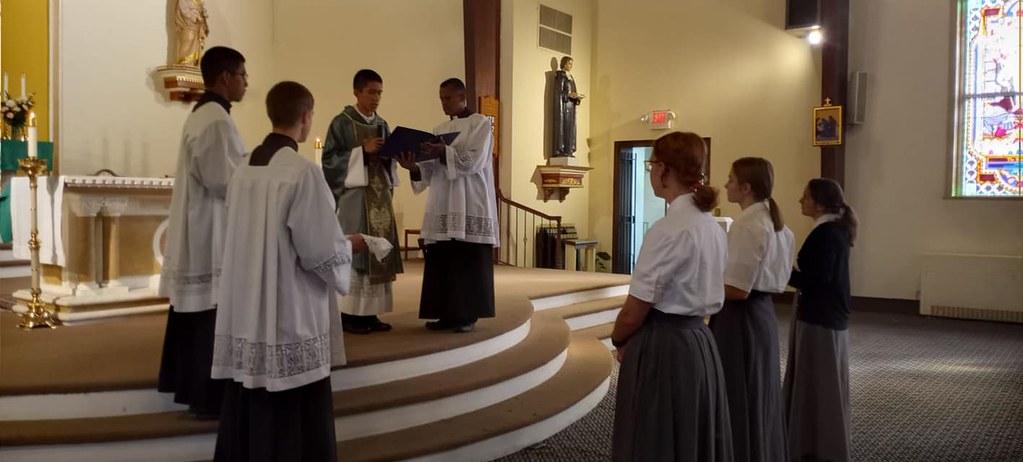 Estados Unidos - Recepción de la Cruz de Matará de las nuevas postulantes