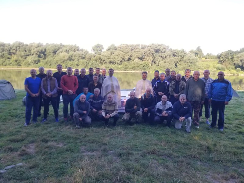 Ucrania - campamento de hombres