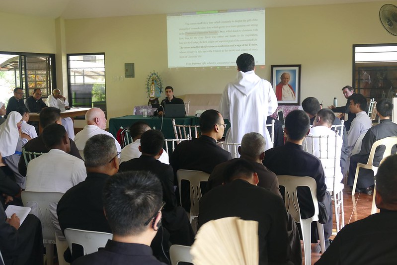 Filipinas - Seminário Mayor - Conferencias sobre la exhortación Vita Consecrata