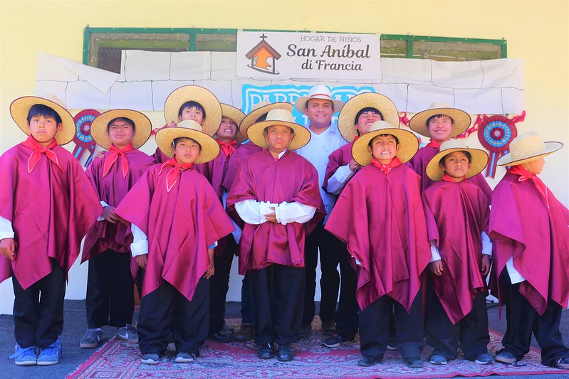 Perú - Hogar San Aníbal Di Francia - Parrillada de la caridad