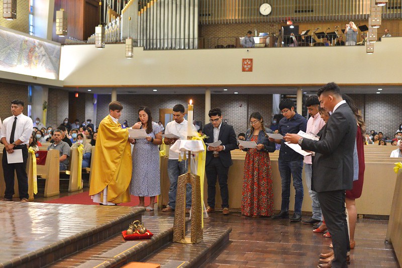 USA, Texas - Voces del verbo - promesa de castidad hasta el matrimonio en la Parroquia San Bernardo