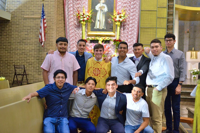 USA, Texas - Voces del verbo - promesa de castidad hasta el matrimonio en la Parroquia San Bernardo