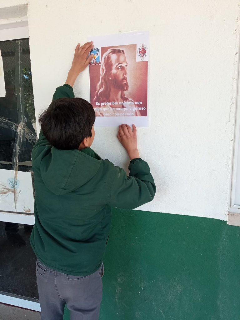 Argentina - Proyecto "Jóven, así debes ser" de los estudiantes del Bachillerato San Miguel Arcángel