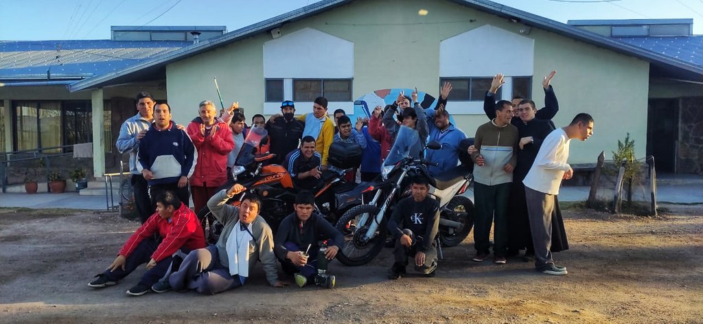 Argentina - Paseando en moto con los chicos del Hogar San Martin de Tours
