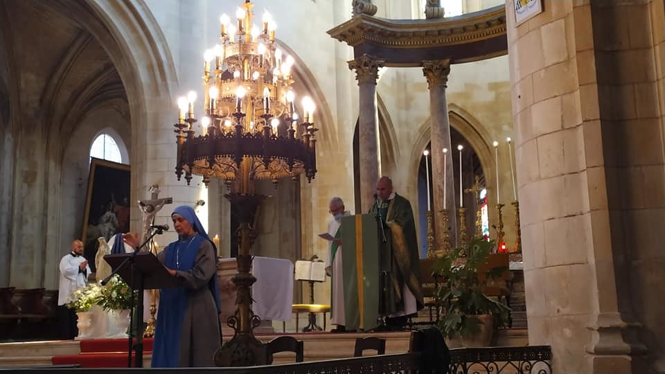 Francia - Misa de despedida del P. Jean-Marie Baudry en la Catedral de Saintes